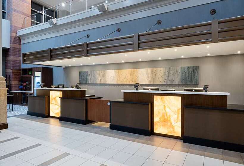 هتل Embassy Suites By Hilton Chicago Downtown River North