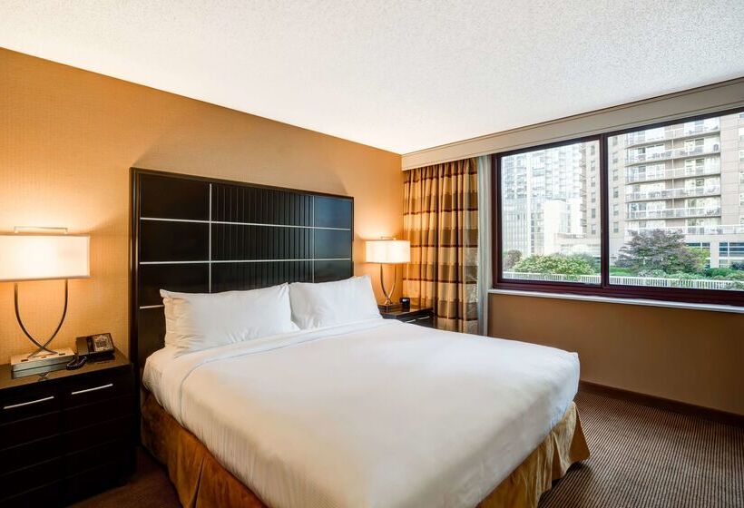 هتل Embassy Suites By Hilton Chicago Downtown River North
