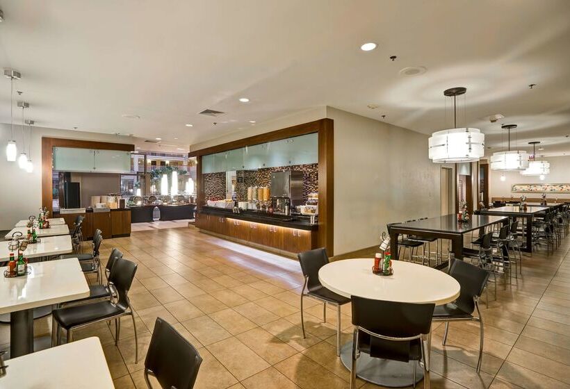 هتل Embassy Suites By Hilton Chicago Downtown River North