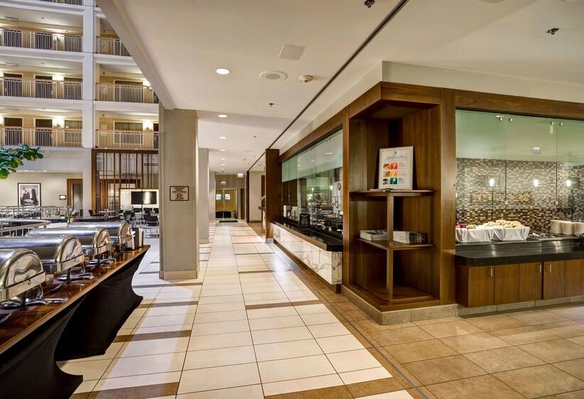 هتل Embassy Suites By Hilton Chicago Downtown River North