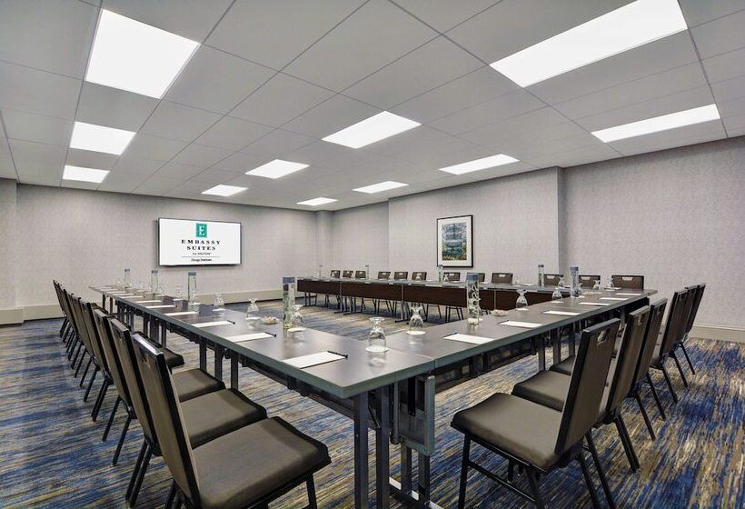 هتل Embassy Suites By Hilton Chicago Downtown River North