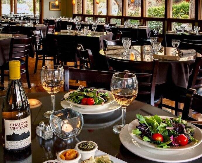 فندق Flanigan`s Resort And Spa