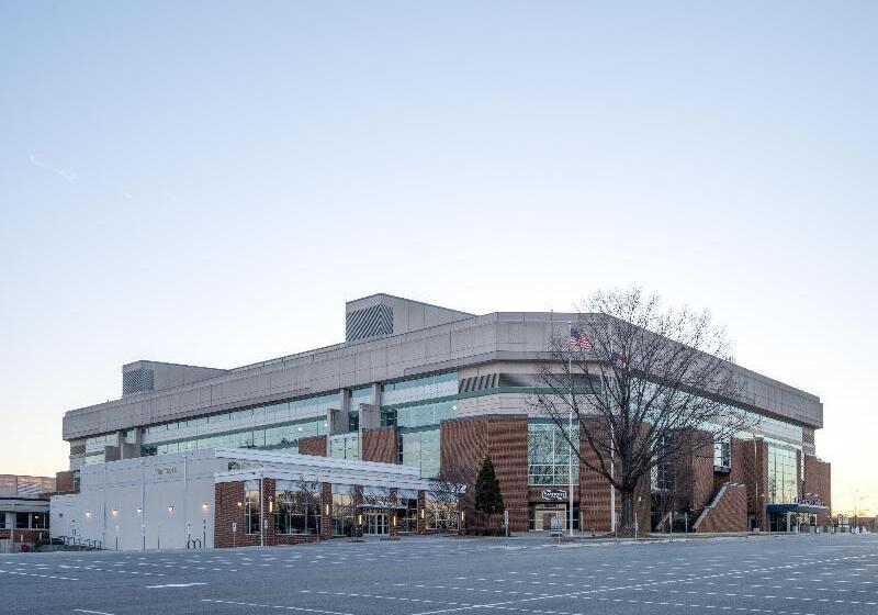 هتل Holiday Inn Express & Suites Greensboro   I 40 Atwendover, An Ihg