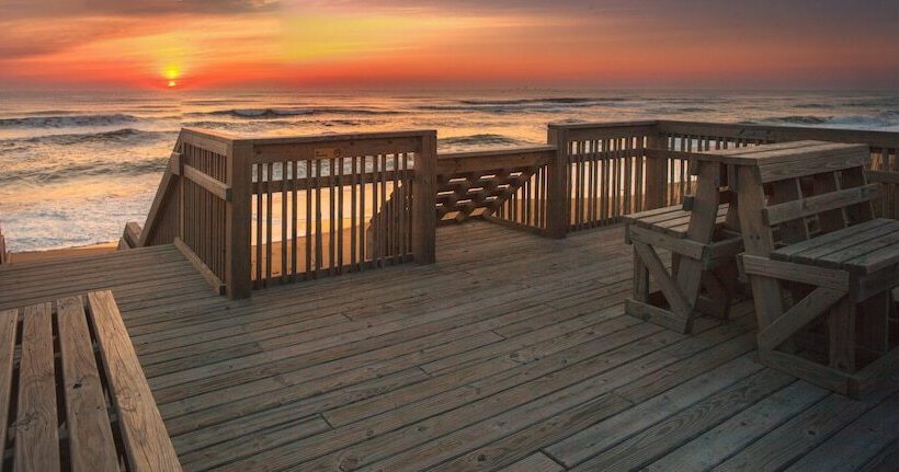 هتل Holiday Inn Express Nags Head Oceanfront, An Ihg