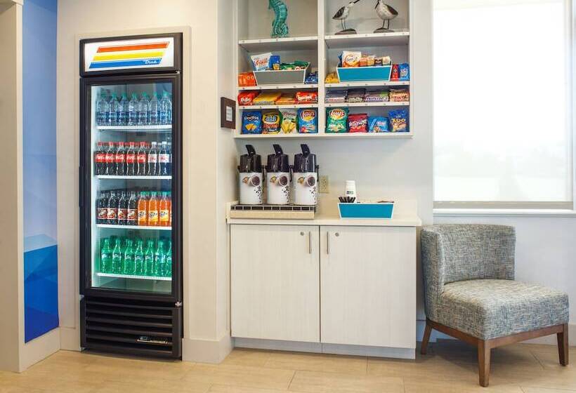 هتل Holiday Inn Express Nags Head Oceanfront, An Ihg