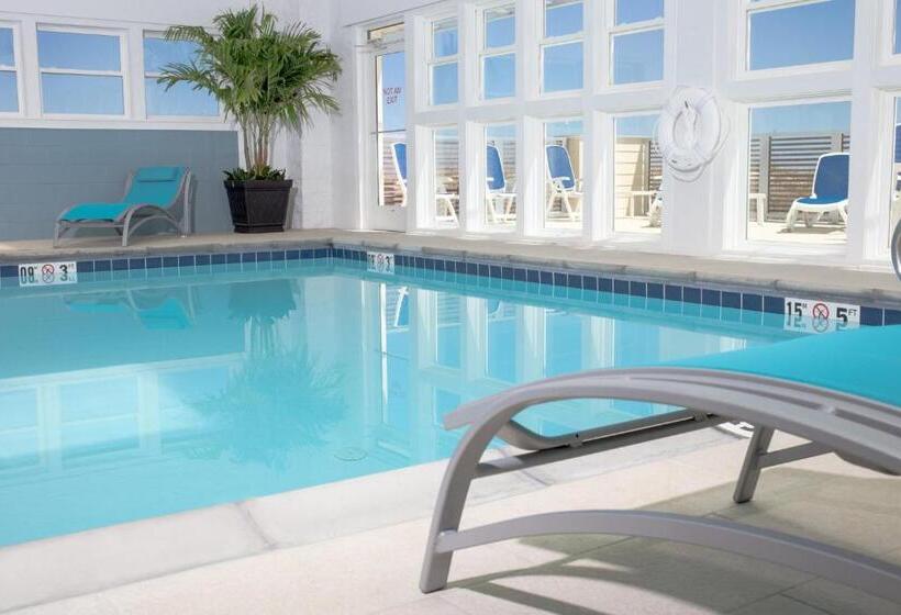 هتل Holiday Inn Express Nags Head Oceanfront, An Ihg