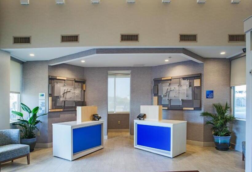 هتل Holiday Inn Express Nags Head Oceanfront, An Ihg