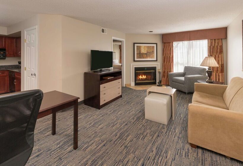 هتل Homewood Suites By Hilton Chicago  Schaumburg