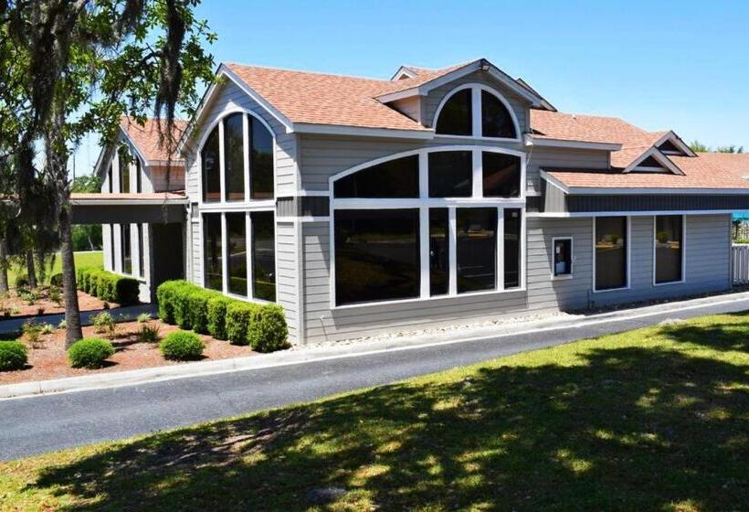 هتل Howard Johnson By Wyndham Beaufort/parris Island