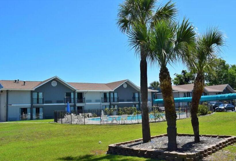 هتل Howard Johnson By Wyndham Beaufort/parris Island