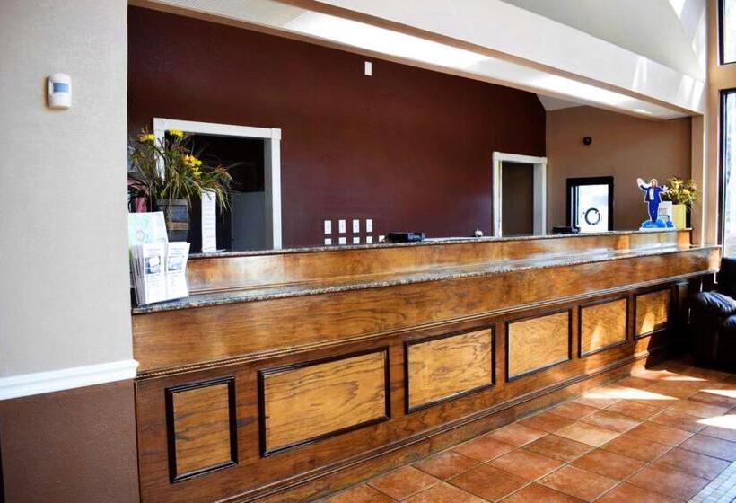 هتل Howard Johnson By Wyndham Beaufort/parris Island