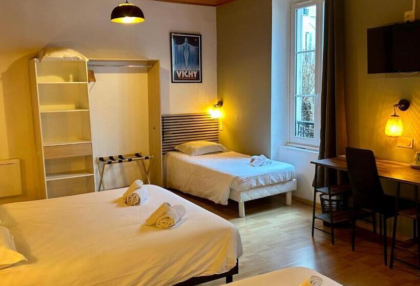 هتل Hôtel & Restaurant Le Patio Vichy