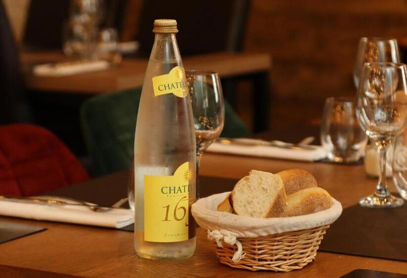هتل Hôtel & Restaurant Le Patio Vichy