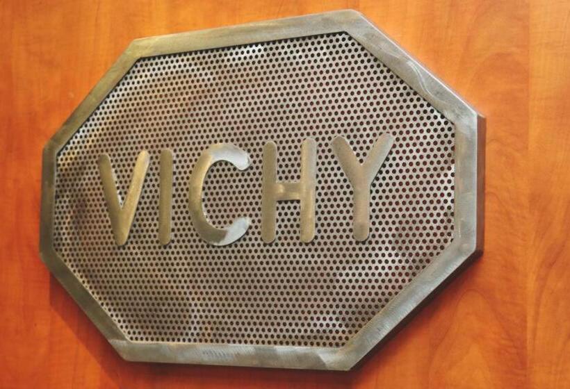 هتل Hôtel & Restaurant Le Patio Vichy