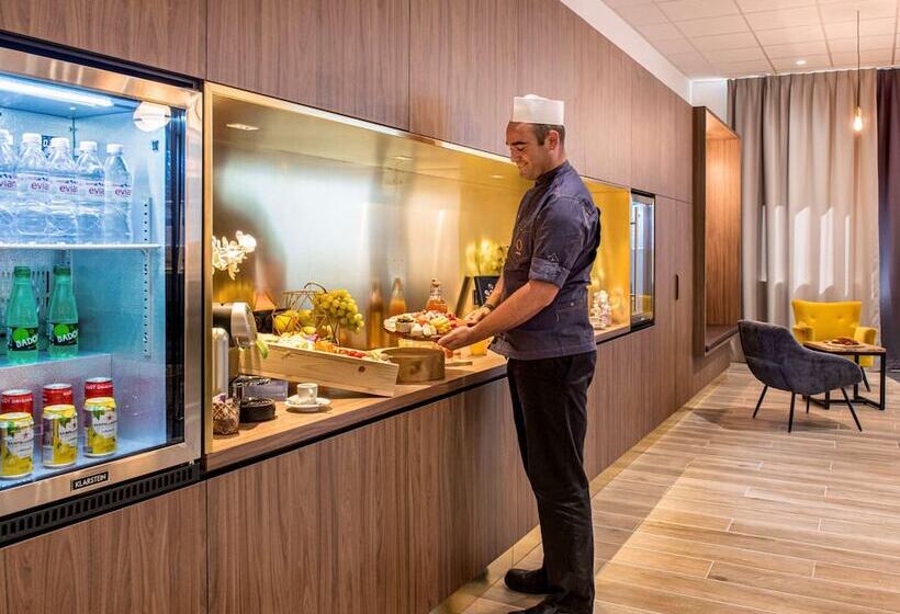هتل Mercure Paris Porte De Pantin