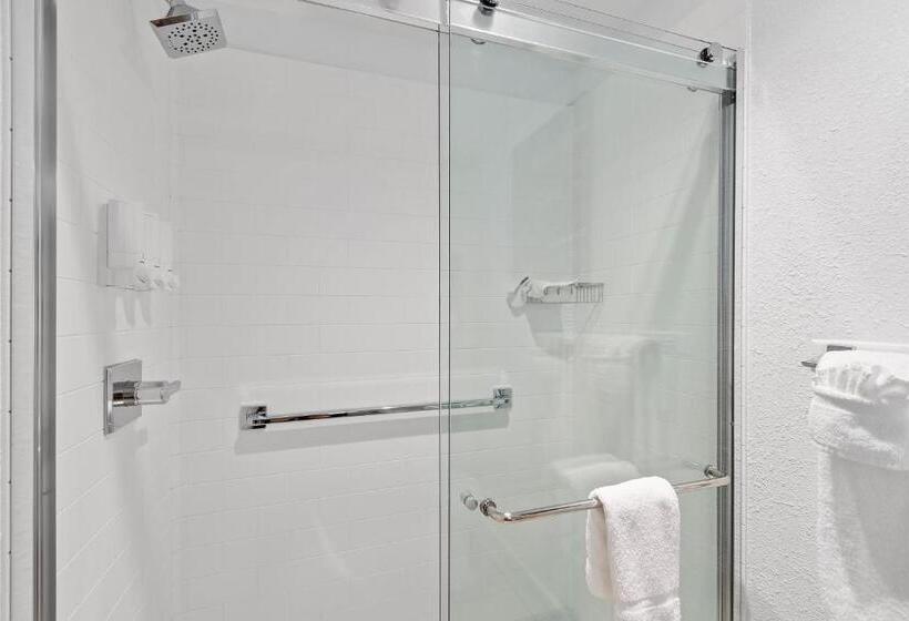 ホテル Ocean Isle Inn