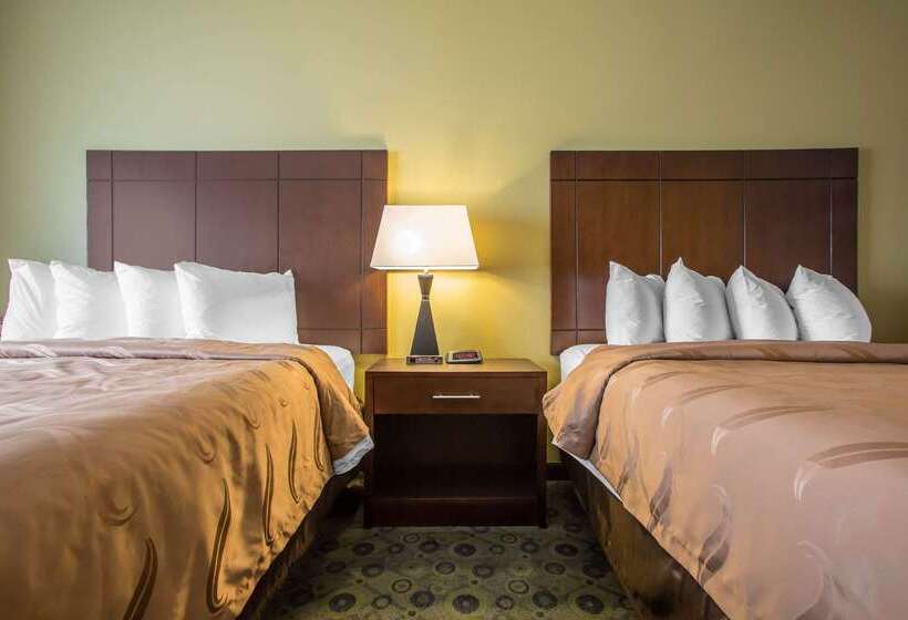 בית מלון כפרי Quality Inn & Suites Bloomington I 55 And I 74