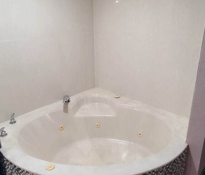 فندق Red Roof Inn & Suites Duncan