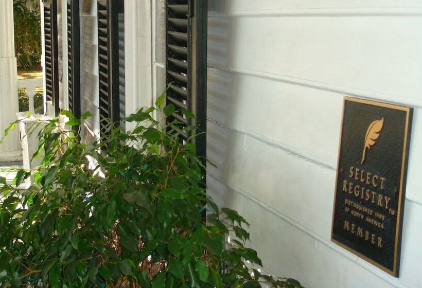 هتل Rhett House
