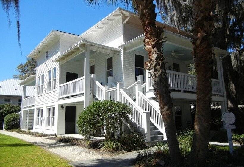 هتل Rhett House