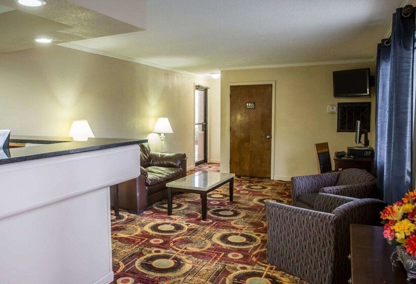 Hotel Rodeway Inn And Suites