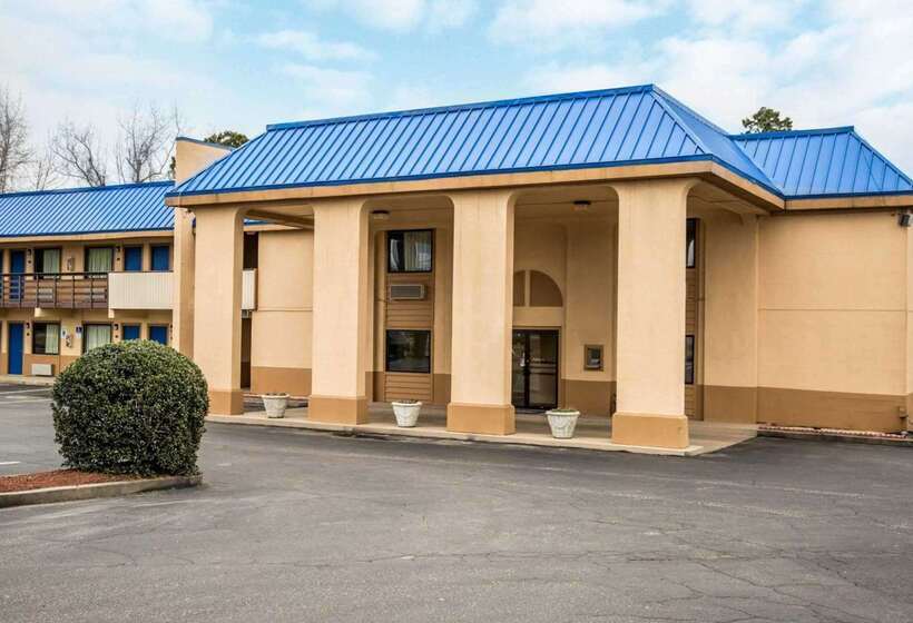 Hotel Rodeway Inn And Suites