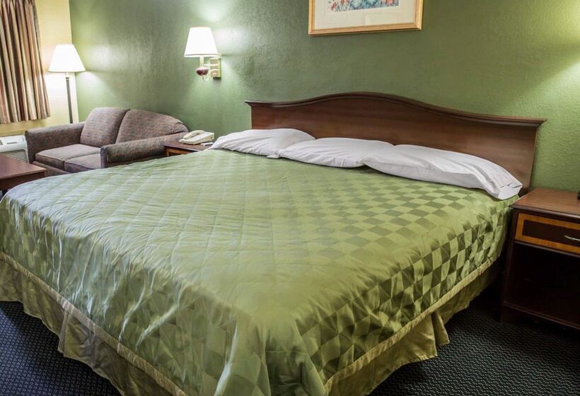 ホテル Rodeway Inn & Suites Plymouth Hwy 64