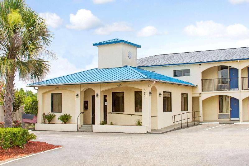 モーテル Super 8 By Wyndham Walterboro