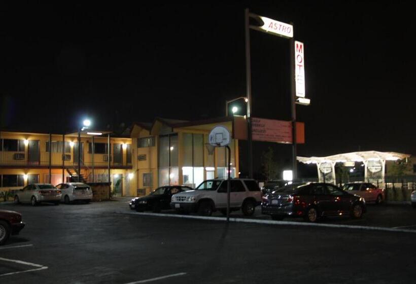 Astro Motel