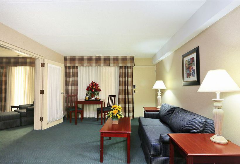 فندق Clarion Inn