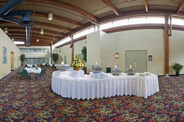 هتل Clarion Inn