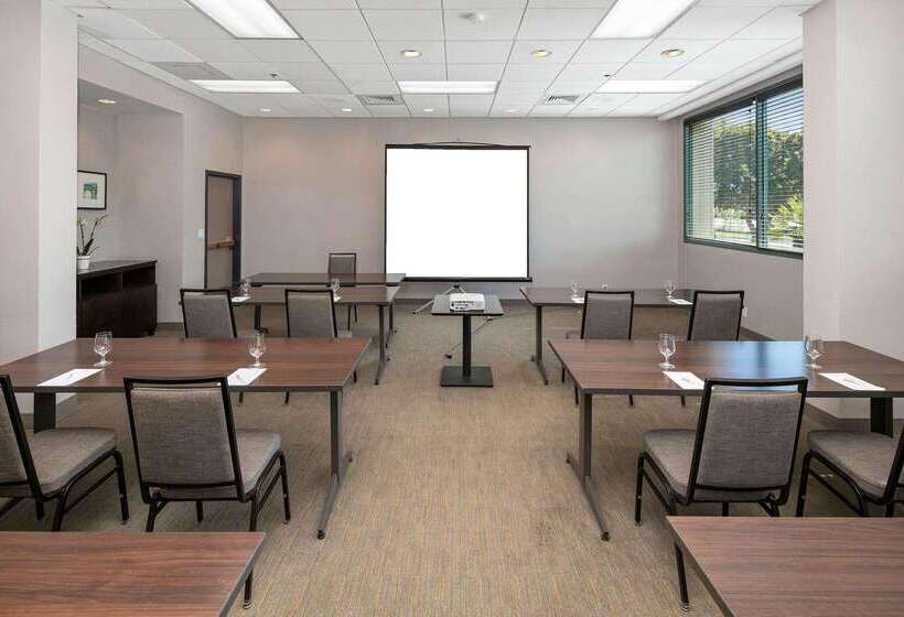 هتل Country Inn & Suites By Radisson, San Diego North, Ca