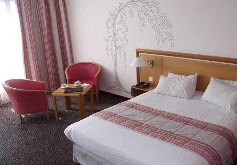 ホテル Domaine De La Forêt D Orient, Logis Hôtel, Restaurant, Spa Et Golf