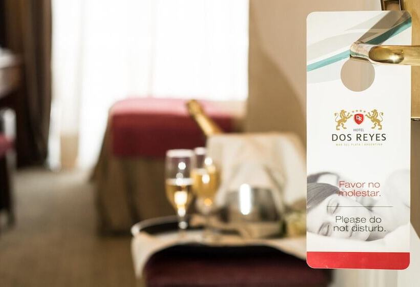 هتل Dos Reyes