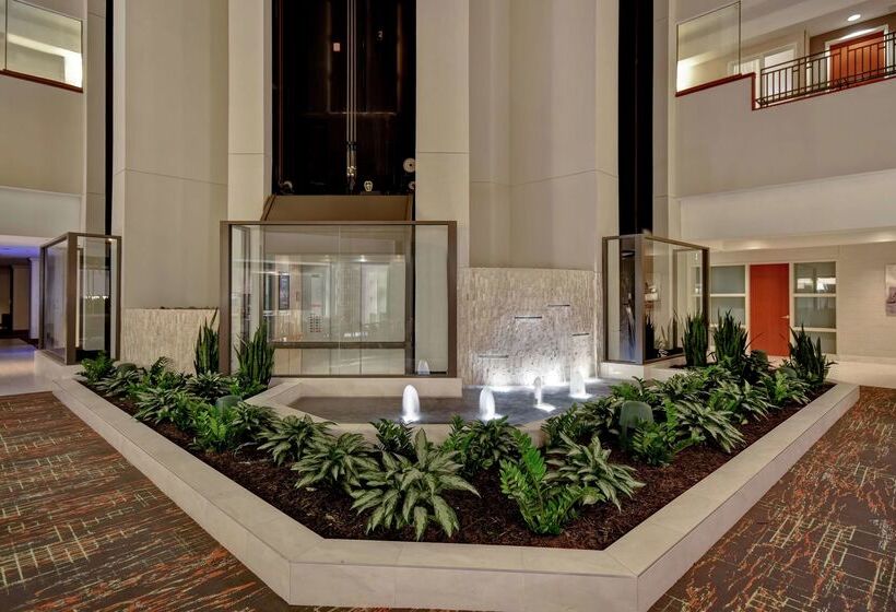 هتل Embassy Suites Little Rock