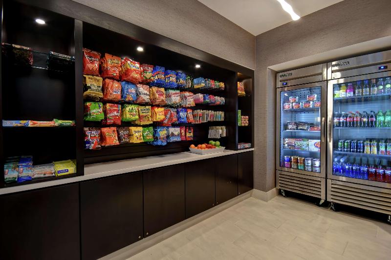 هتل Embassy Suites Little Rock