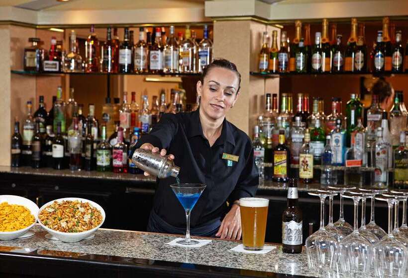 هتل Embassy Suites By Hilton Los Angeles International Airport North