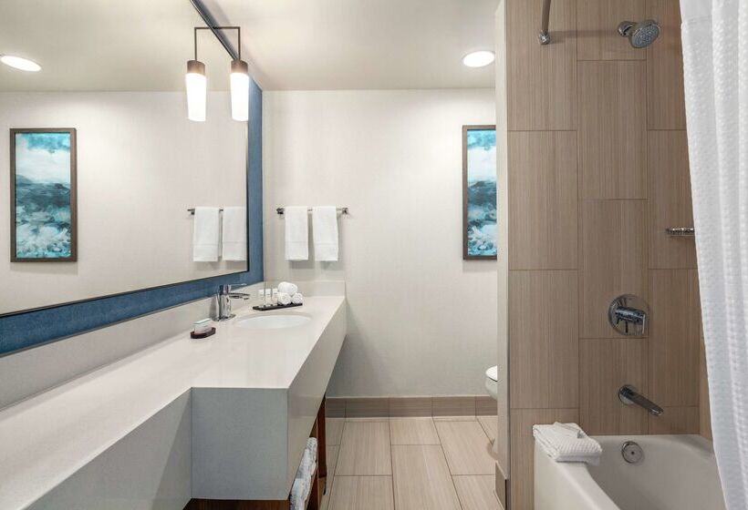 فندق Embassy Suites By Hilton Monterey Bay Seaside