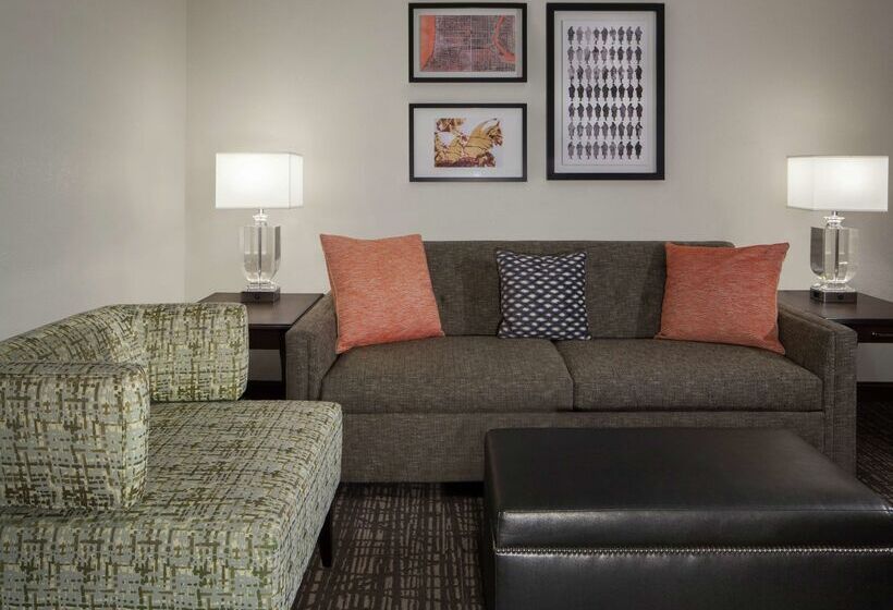 فندق Embassy Suites By Hilton Philadelphia Airport