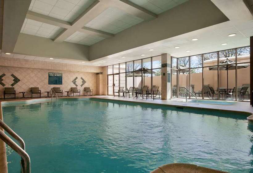 Hotel Embassy Suites By Hilton Philadelphia Airport