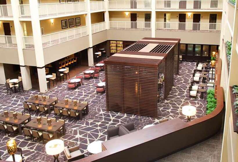 فندق Embassy Suites By Hilton Philadelphia Airport