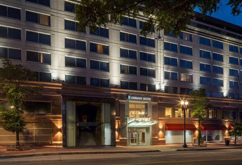 هتل Embassy Suites By Hilton Washington Dc Chevy Chase Pavilion
