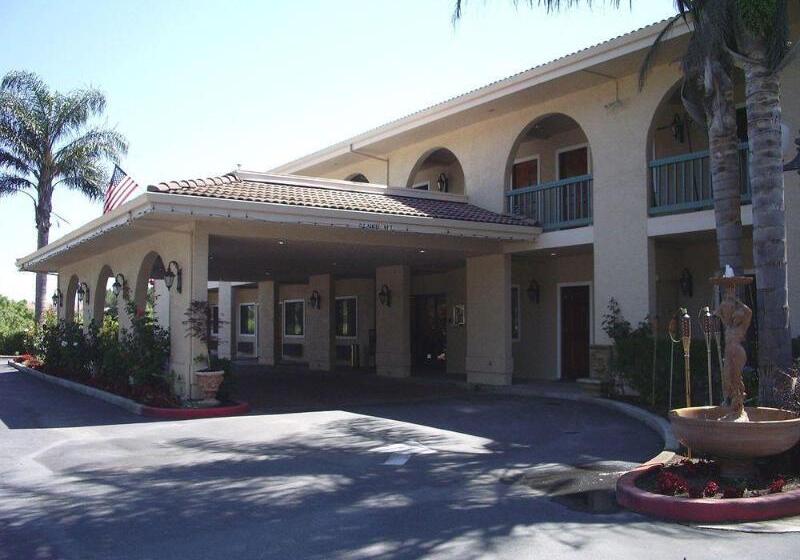 בית מלון כפרי Executive Inn Morgan Hill