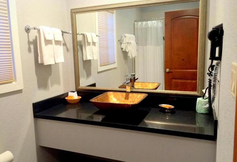 هتل Fairbridge Inn & Suites Gateway To Yosemite