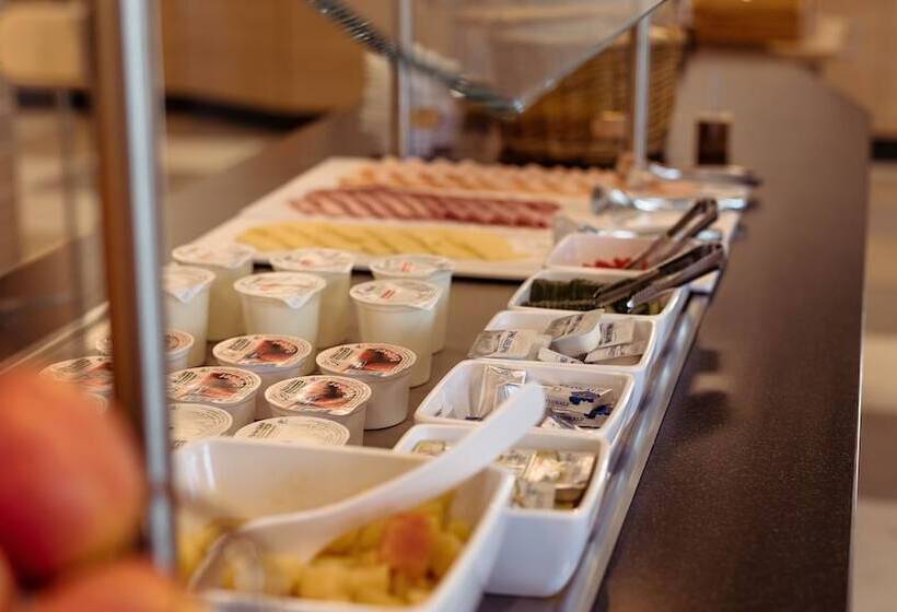 فندق Holiday Inn Express Luzern Neuenkirch, An Ihg