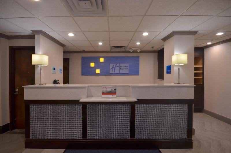 Hotel Holiday Inn Express & Suites Fayetteville University Of Arkansas Area, An Ihg