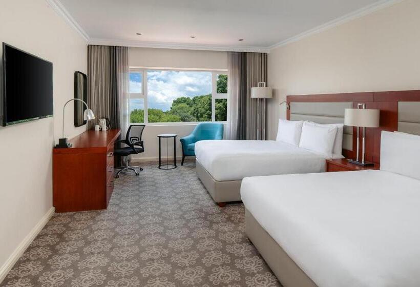 בית מלון כפרי Holiday Inn Johannesburg Sunnyside Park, An Ihg
