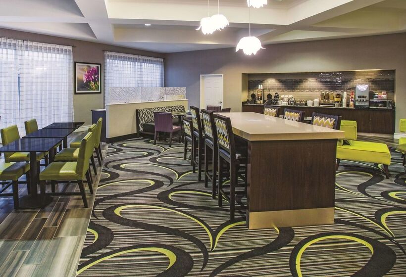 هتل La Quinta Inn & Suites By Wyndham Las Vegas Summerlin Tech