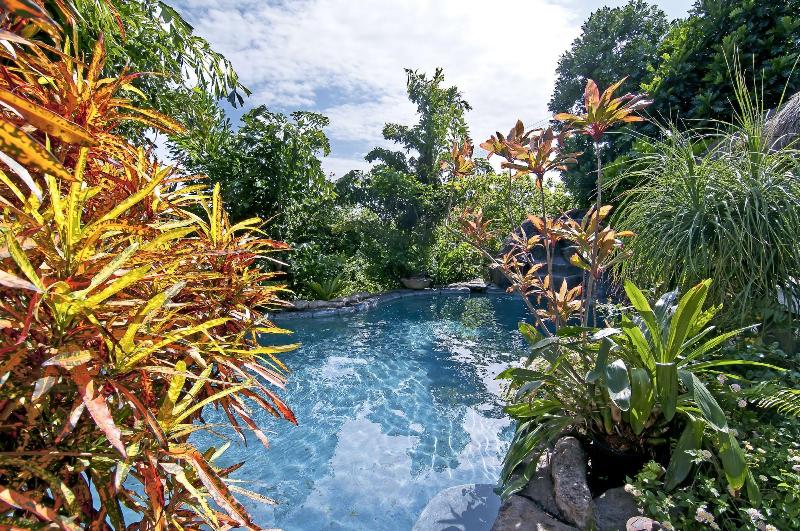 هتل Manoa Valley Inn