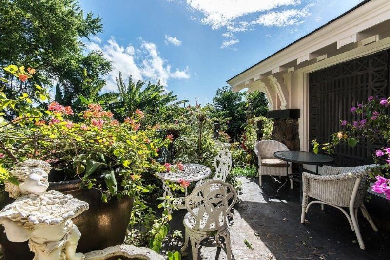 هتل Manoa Valley Inn
